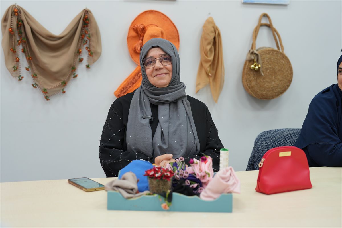 Eşini kaybeden kadın, el işi üretimiyle yeniden hayata tutundu