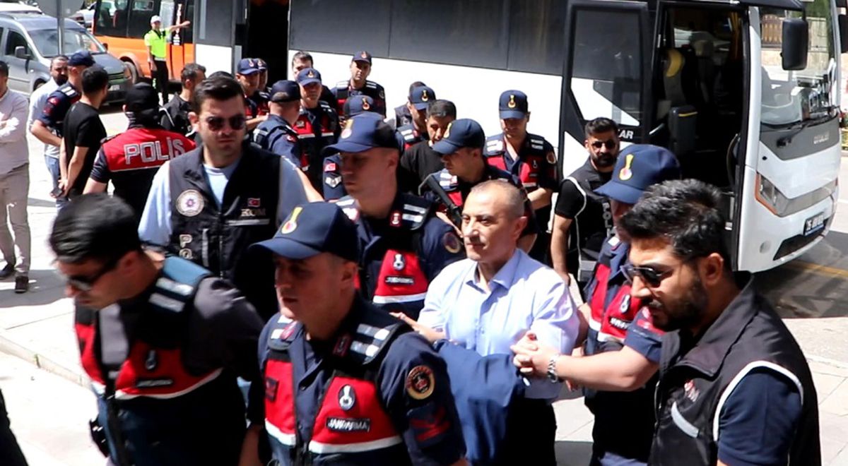 Eski Tunceli Valisi Tuncay Sonel ve 2 şüpheli Gülistan Doku soruşturması kapsamında adliyeye getirildi