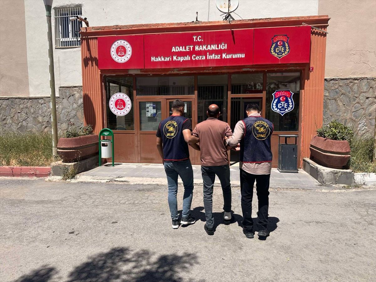Hakkari'de haklarında kesinleşmiş hapis cezası bulunan 4 hükümlü yakalandı