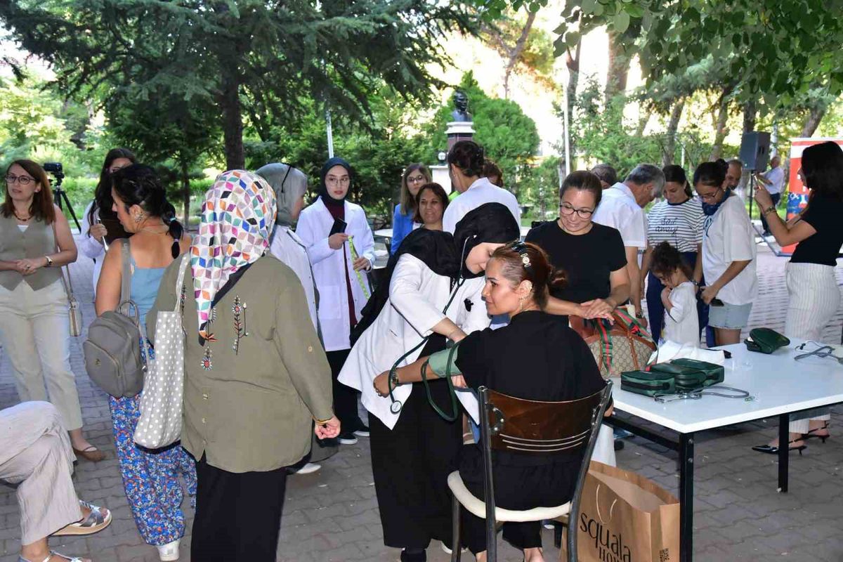 Balıkesir Üniversitesi'nde Sağlıkta Kariyer ve Farkındalık Etkinliği