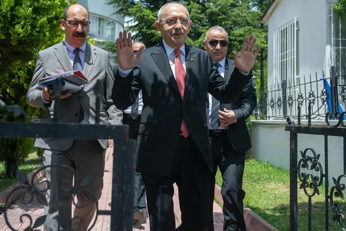CHP'nin kalesi İzmir'de 24 belediye başkanı ve tüm ilçe örgütleri Yeni Parti'ye geçiyor