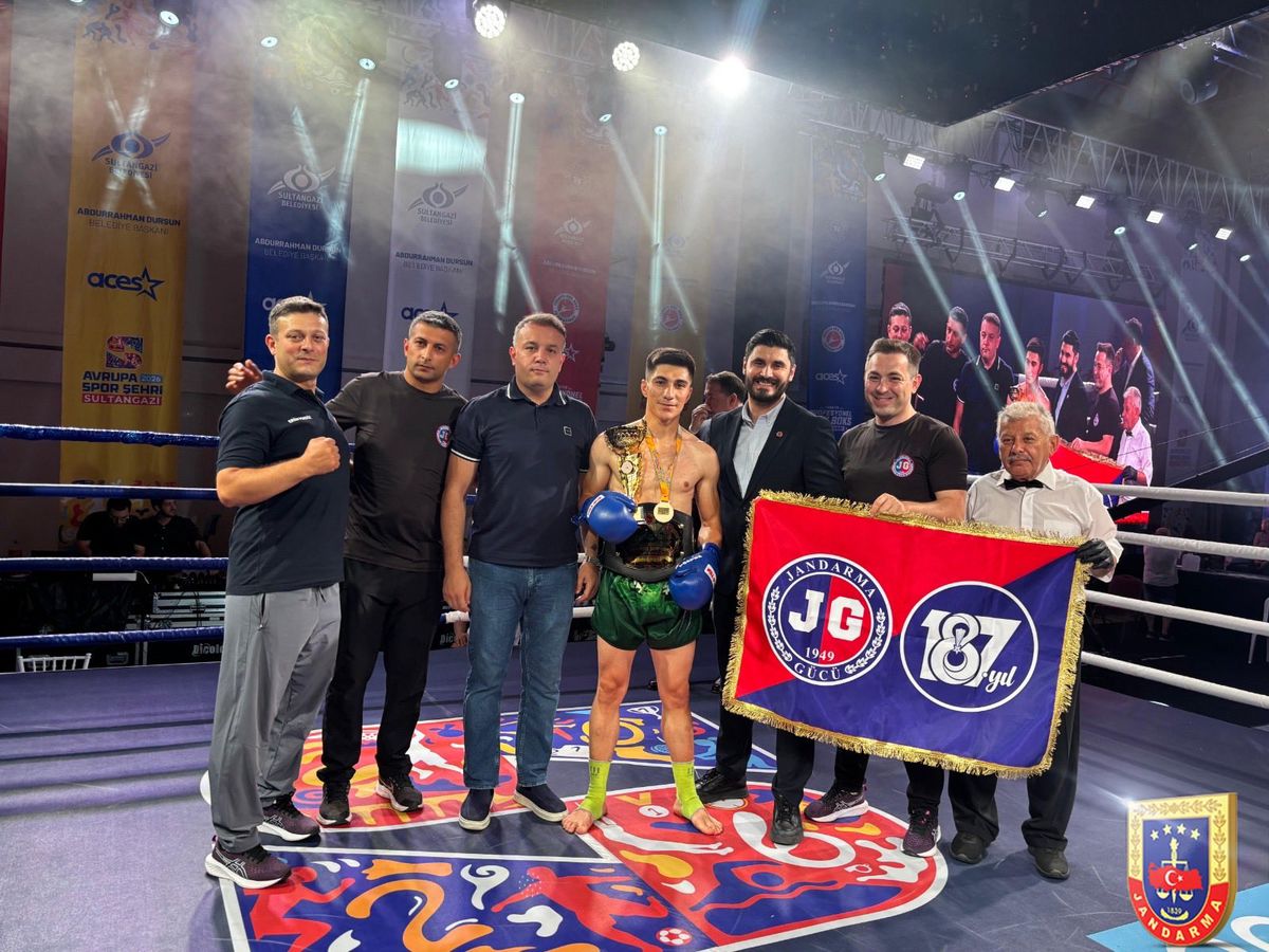 Jandarma Gücü Kick Boks Turnuvası'nda Başarıdan Başarıya Koştu