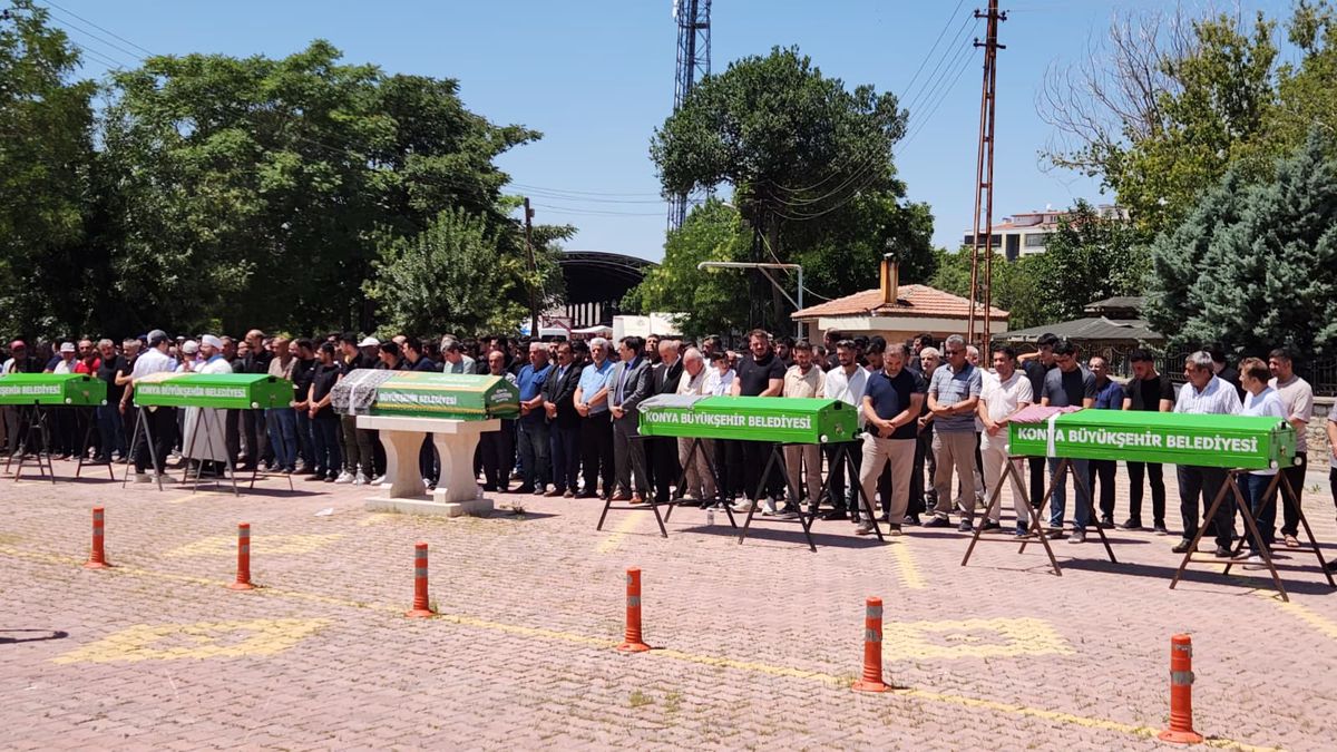 Manavgat'ta uçuruma yuvarlanan kamyonette aynı aileden 5 kişi öldü, Konya'da yan yana defnedildi