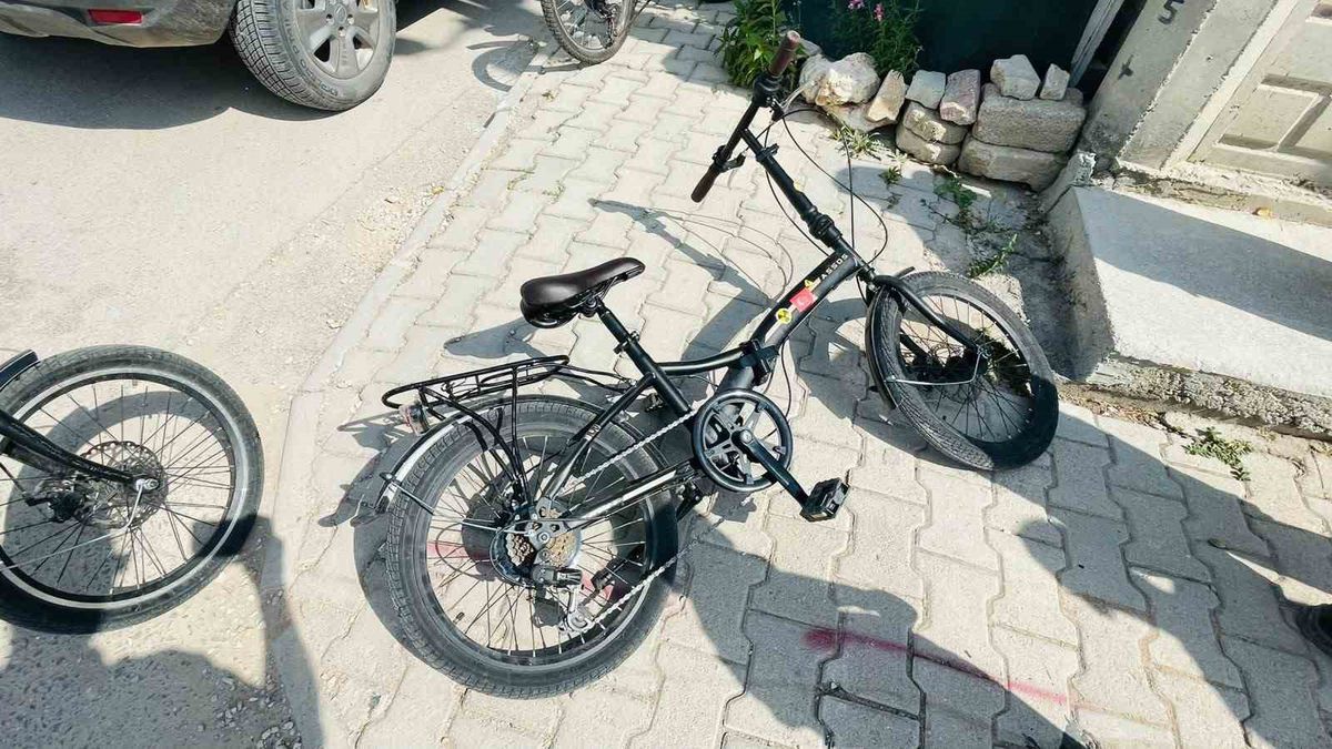 Karaman'da pikap bisikletli çocuğa çarptı: Yaralı