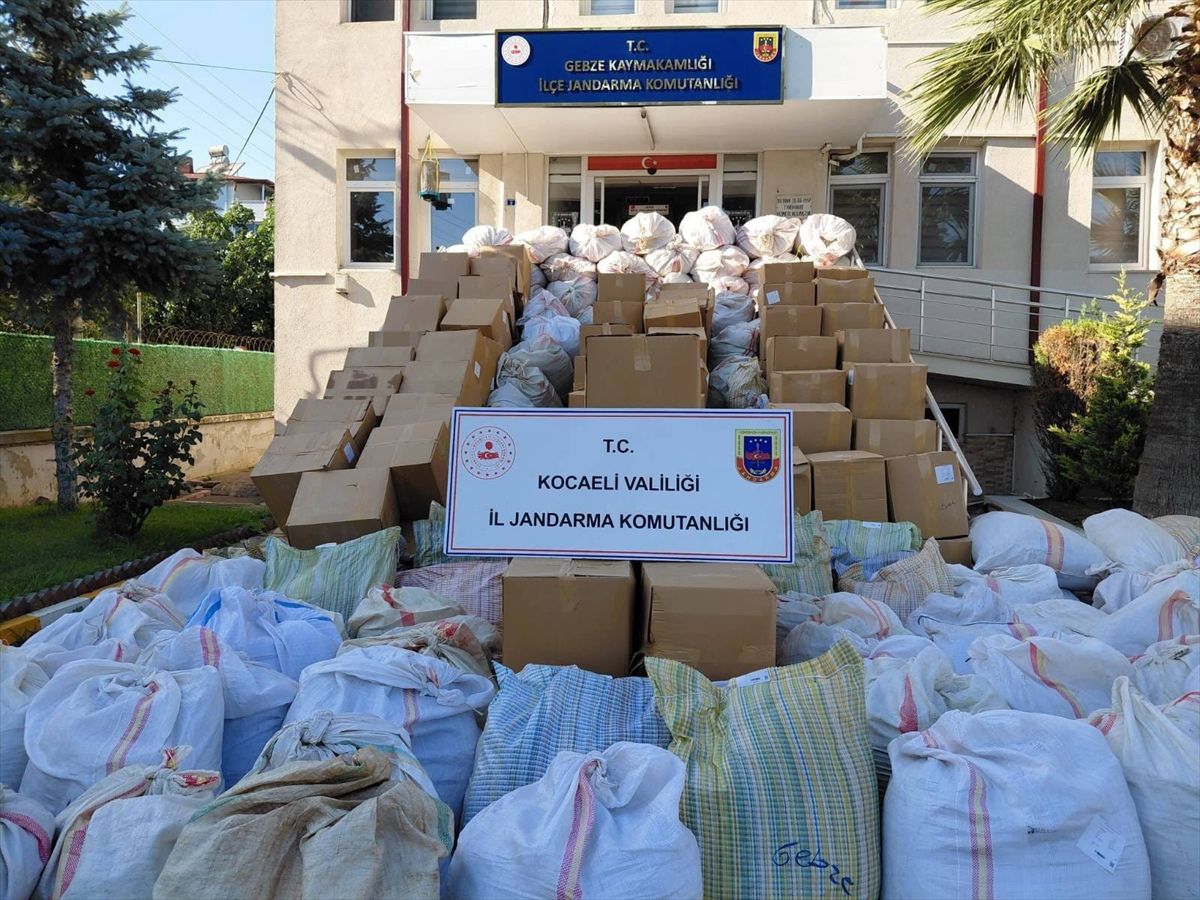 Gebze'de 5 ton kaçak tütün ele geçirildi