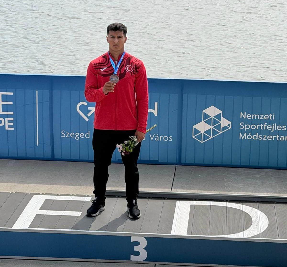 Muğlalı kanocu Rahmi Kaan Karahan'dan Avrupa'da 3 bronz madalya