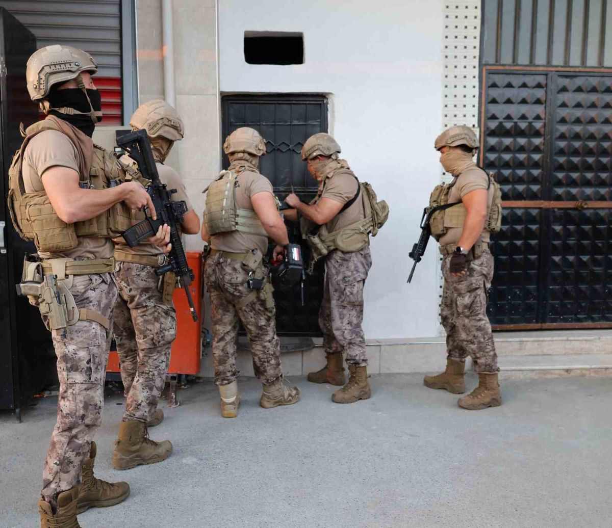 Mersin'de dev yasa dışı bahis operasyonu: 67 gözaltı