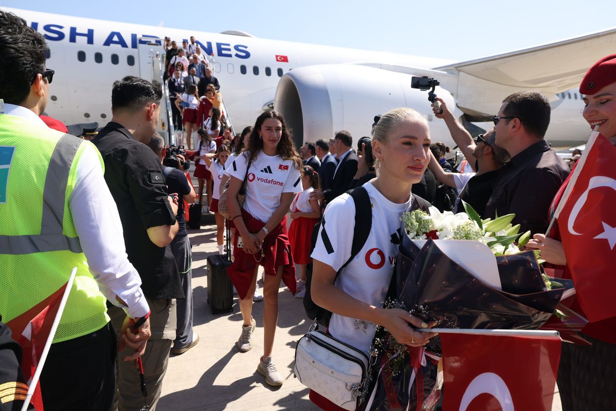 Filenin Sultanları İstanbul'da Coşkuyla Karşılandı