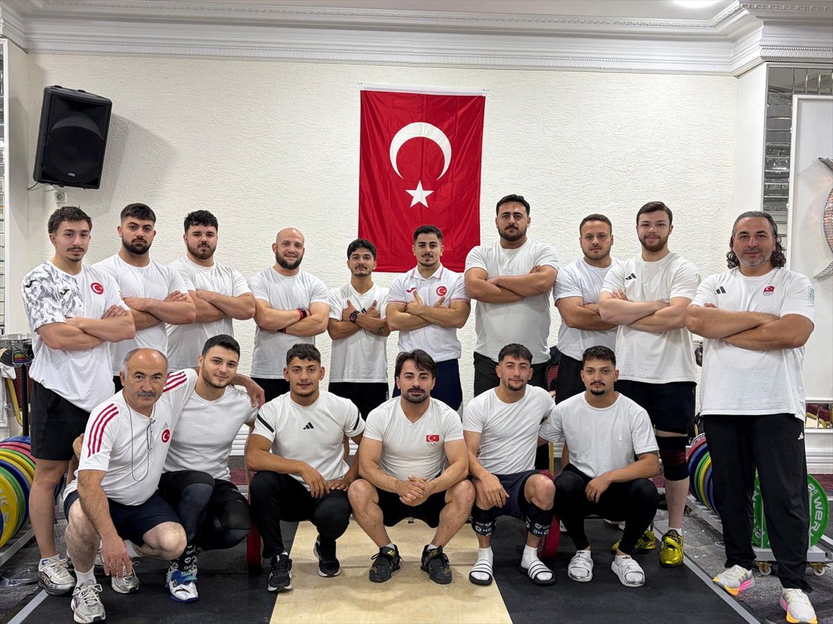 Milli halterciler Sakarya'da kampta