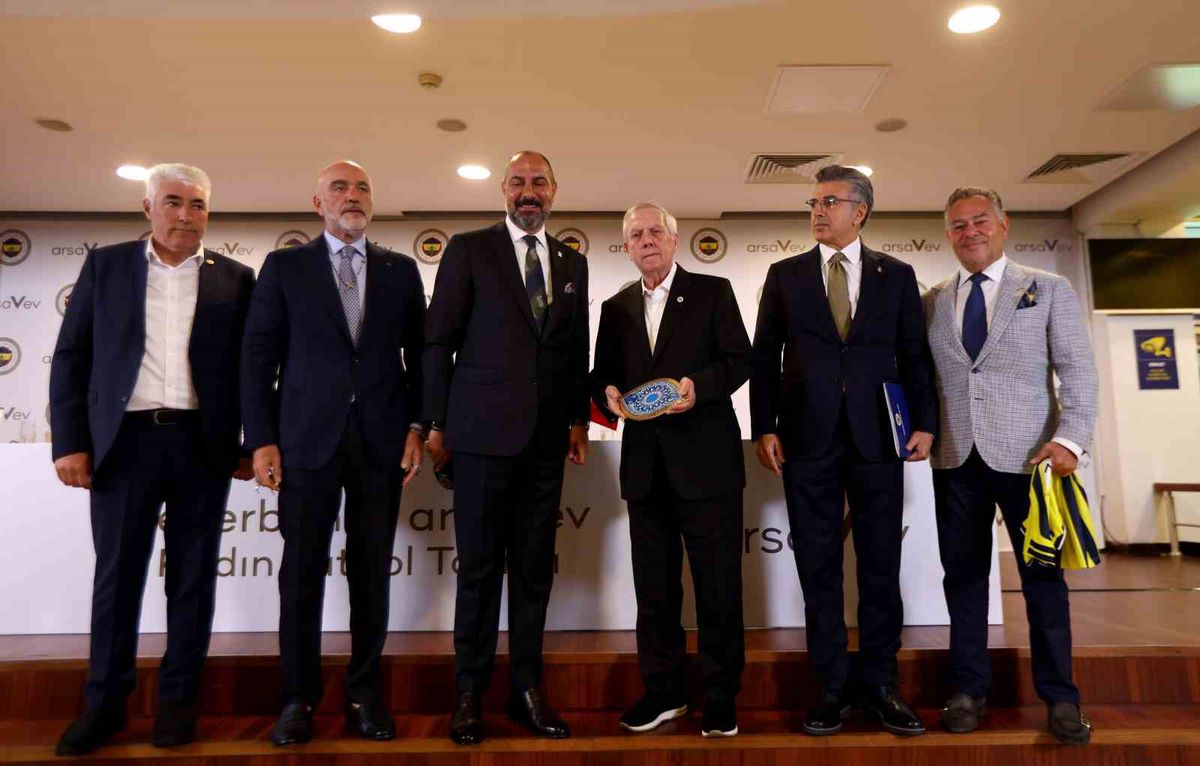 Fenerbahçe Kadın Futbolu 5 Kişilik Komite ile Yönetilecek