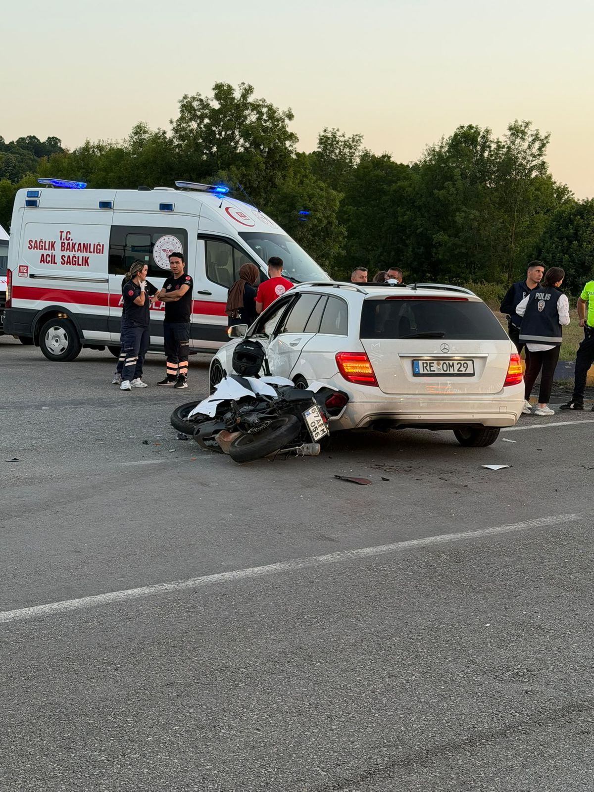Otomobille çarpışan motosikletin sürücüsü öldü