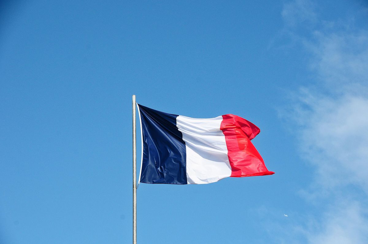 Paris'te bıçaklı saldırı: 3 yaralı, şüpheli gözaltında