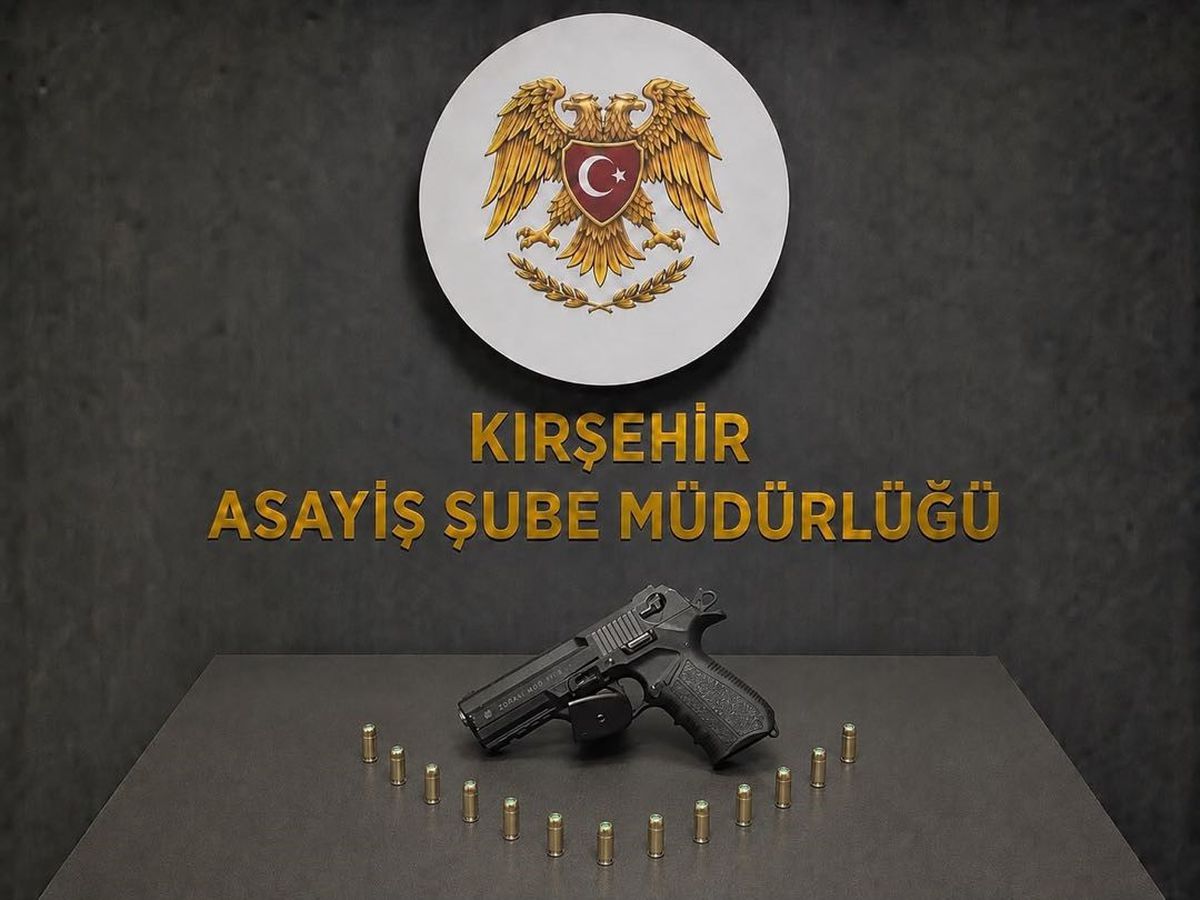 Kırşehir'de silah ve uyuşturucu operasyonu: Çok sayıda malzeme ele geçirildi