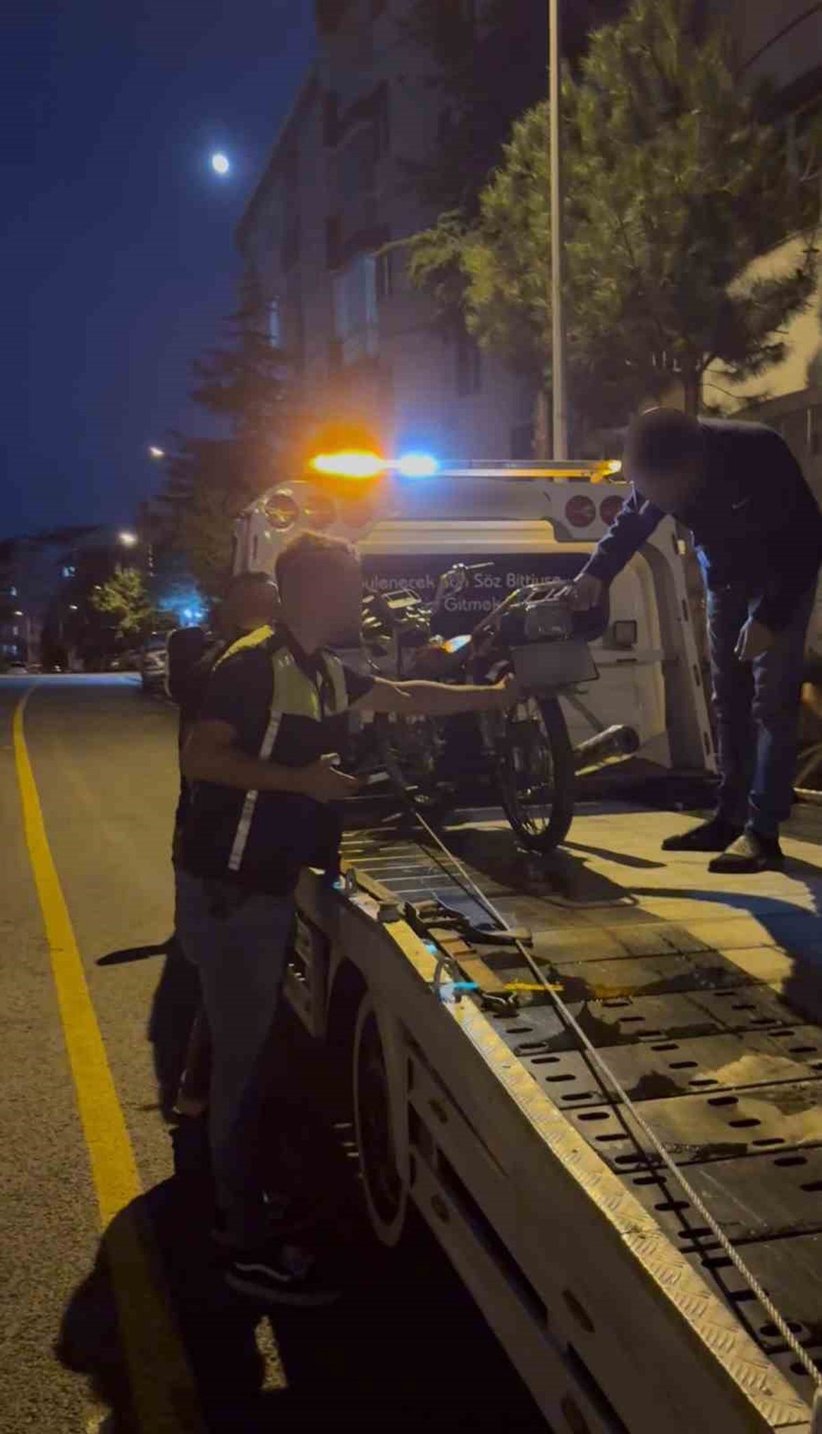 Kırşehir'de sahte plaka ve egzoz denetimi: Motosiklet trafikten men edildi