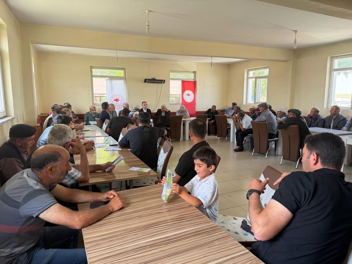 Kars Tarım Müdürü Enver Aydın'dan Selim'de Çiftçilere Ziyaret: Planlı Üretim ve Destekler Ele Alındı