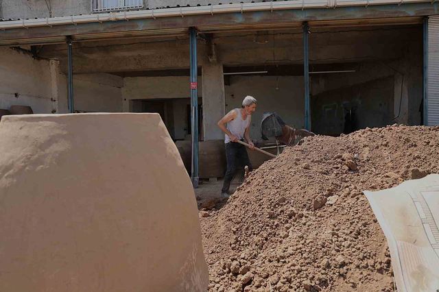 toprak saman ve keci kiliyla yapilan tandirla 5 20090504 o