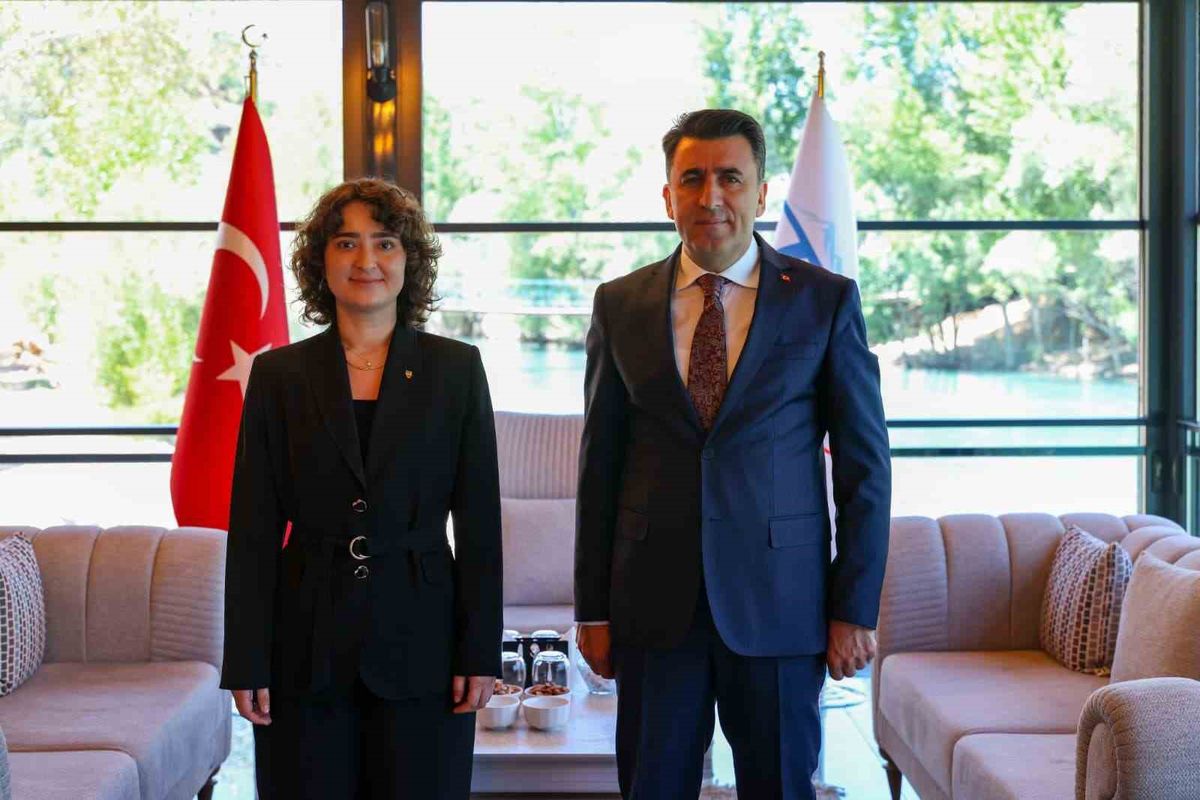 Tunceli'nin İlk Kadın Vali Yardımcısı Dilara Şenoğlu Göreve Başladı