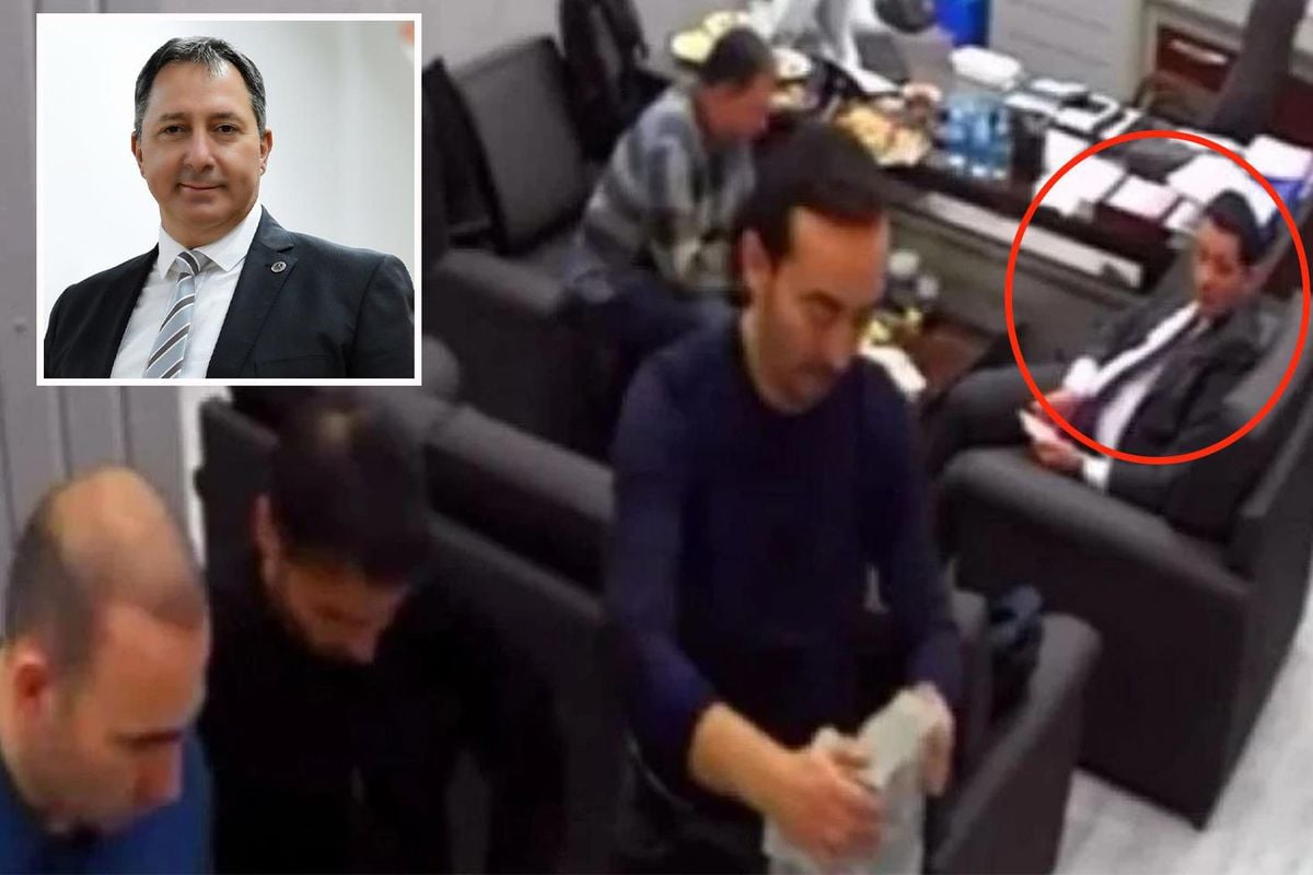 Fatih Keleş'in CHP'den istifa ettiğine dair haber başlığı.