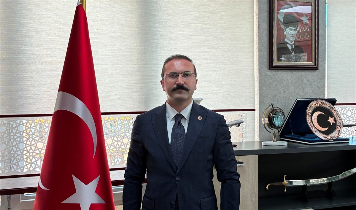 Yusufeli'nin Yeni Kaymakamı Ahmet Tan Göreve Başladı: Vatandaş Odaklı Hizmet Vurgusu