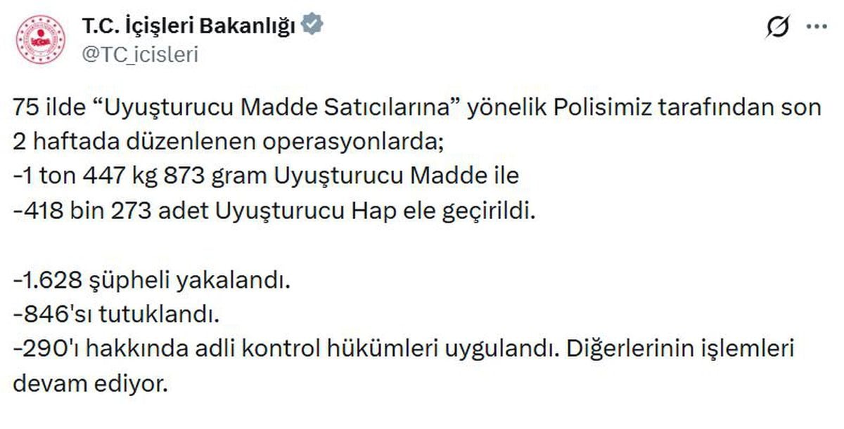 Narkotik operasyonlarında ele geçirilen uyuşturucu maddeler ve şüphelilerin polis eşliğinde taşınması.
