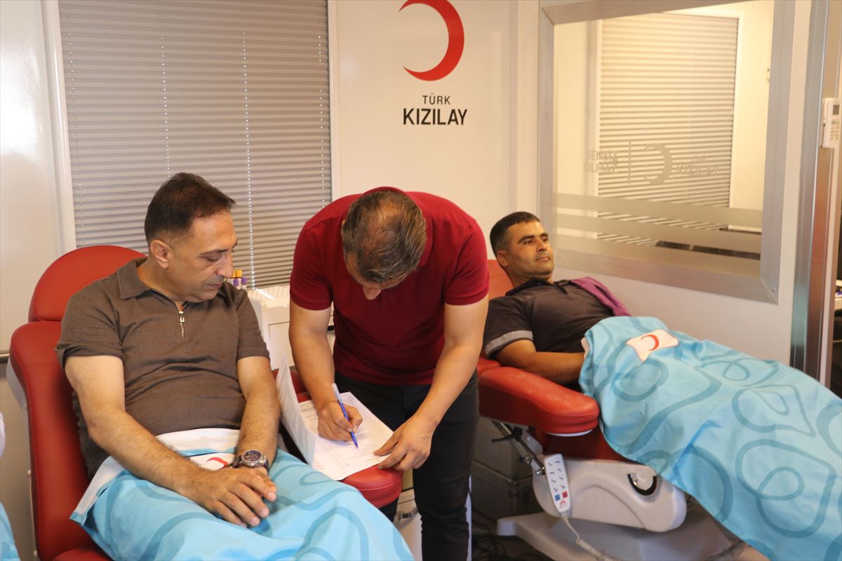 Adana'da muhtarlardan kan bağışı kampanyasına destek