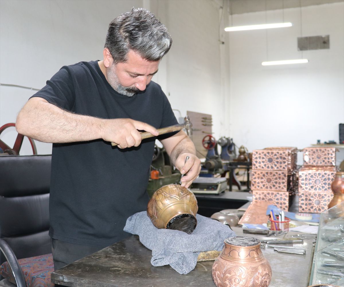 Bakır Ustasının Depremden Sonraki Yeni Başlangıcı