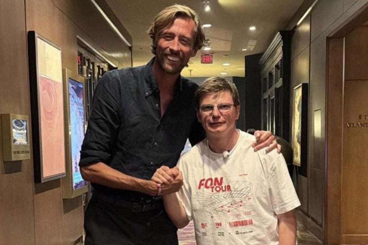 Eski futbolcu Andrey Arshavin'in Peter Crouch ile çekilmiş son fotoğrafı.