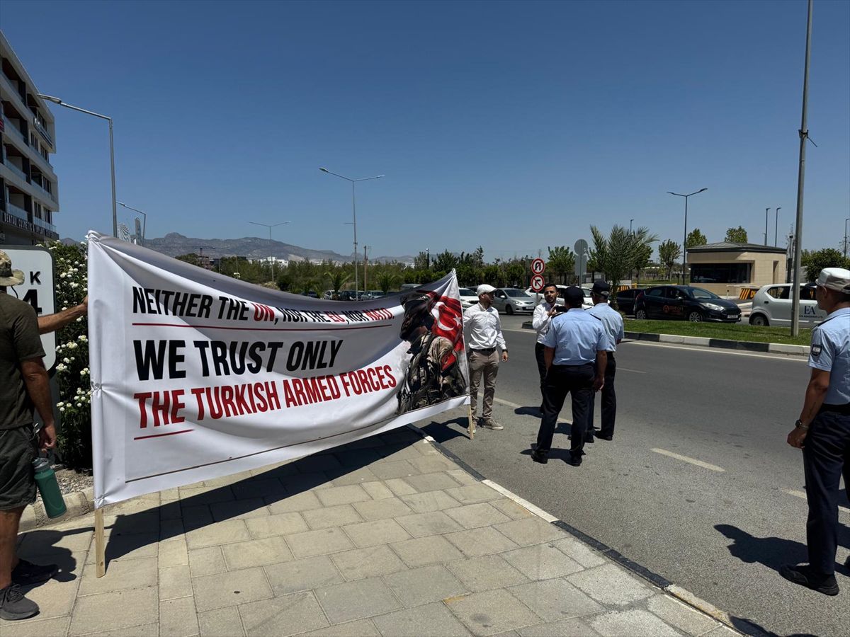 BM Genel Sekreteri Guterres'in KKTC Ziyareti Protesto Edildi
