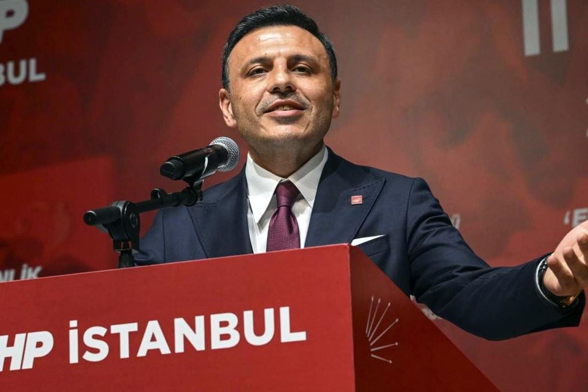 CHP İstanbul'da deprem! Özgür Çelik ile birlikte istifa ettiler