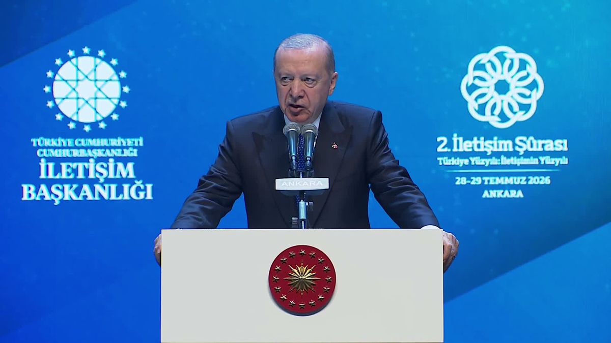 Cumhurbaşkanı Recep Tayyip Erdoğan konuşma yaparken