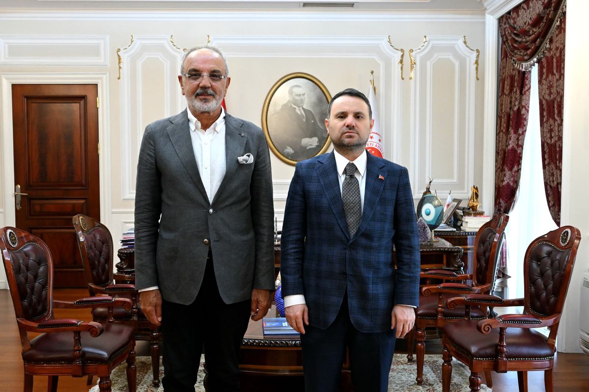 DEM Parti Ağrı Milletvekili Sırrı Sakık, Adalet Bakanı Akın Gürlek ile görüşüyor.