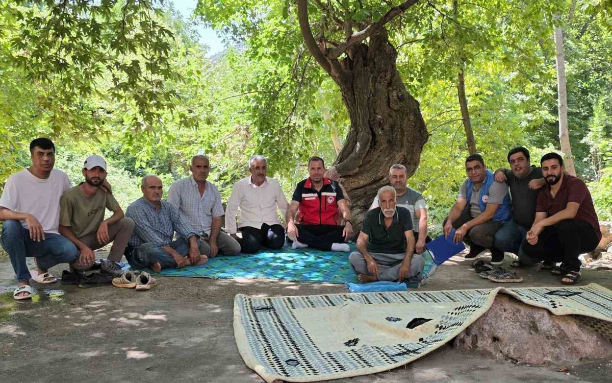 Dicle’de Çiftçilere Yerinde Bilgilendirme Çalışmaları Sürüyor