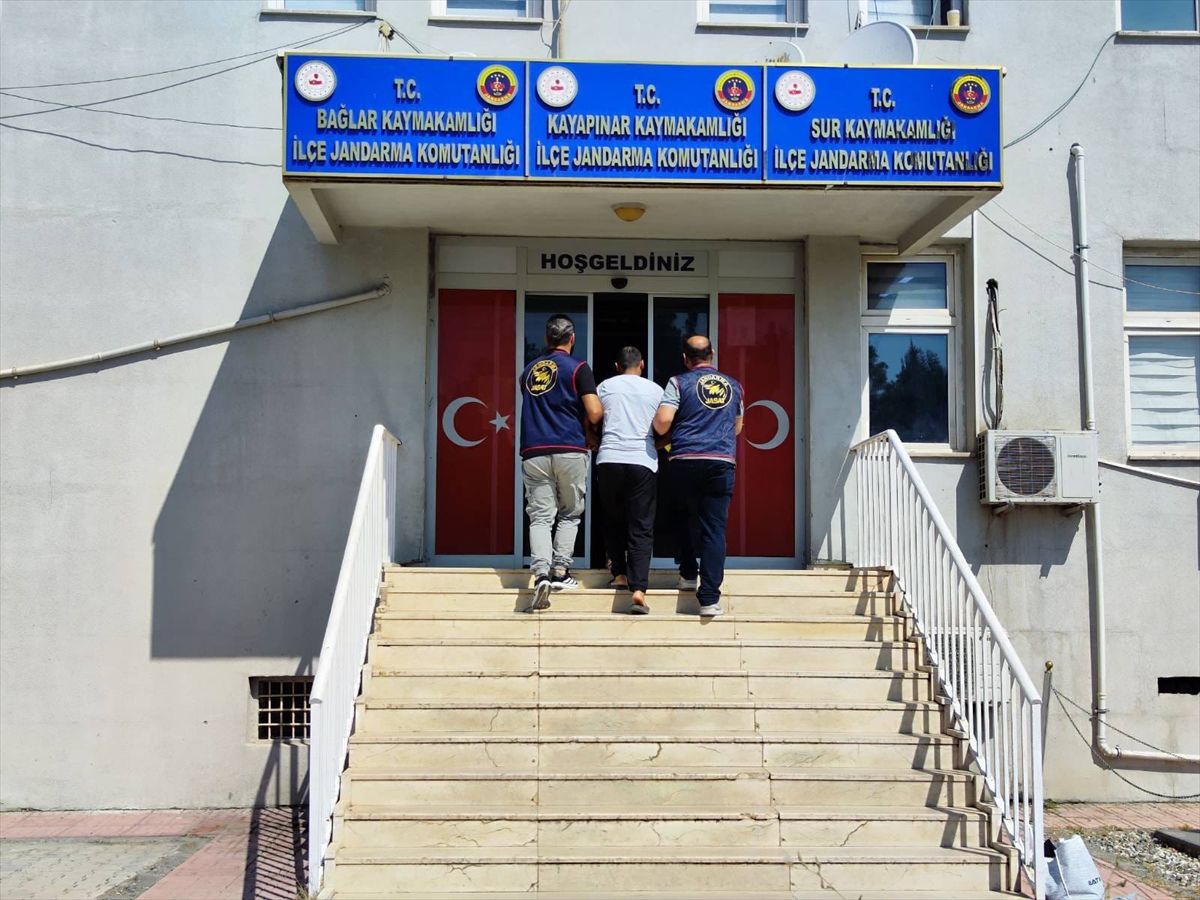 Diyarbakır'da 137 aranan şüpheli yakalandı