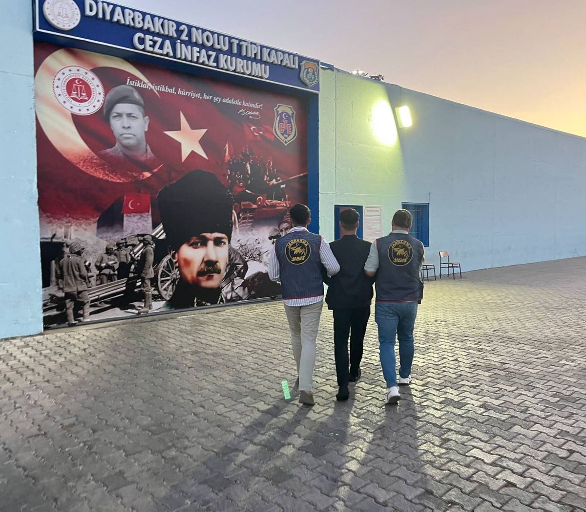 Diyarbakır'da Aranan 137 Zanlı Jandarma Operasyonuyla Yakalandı