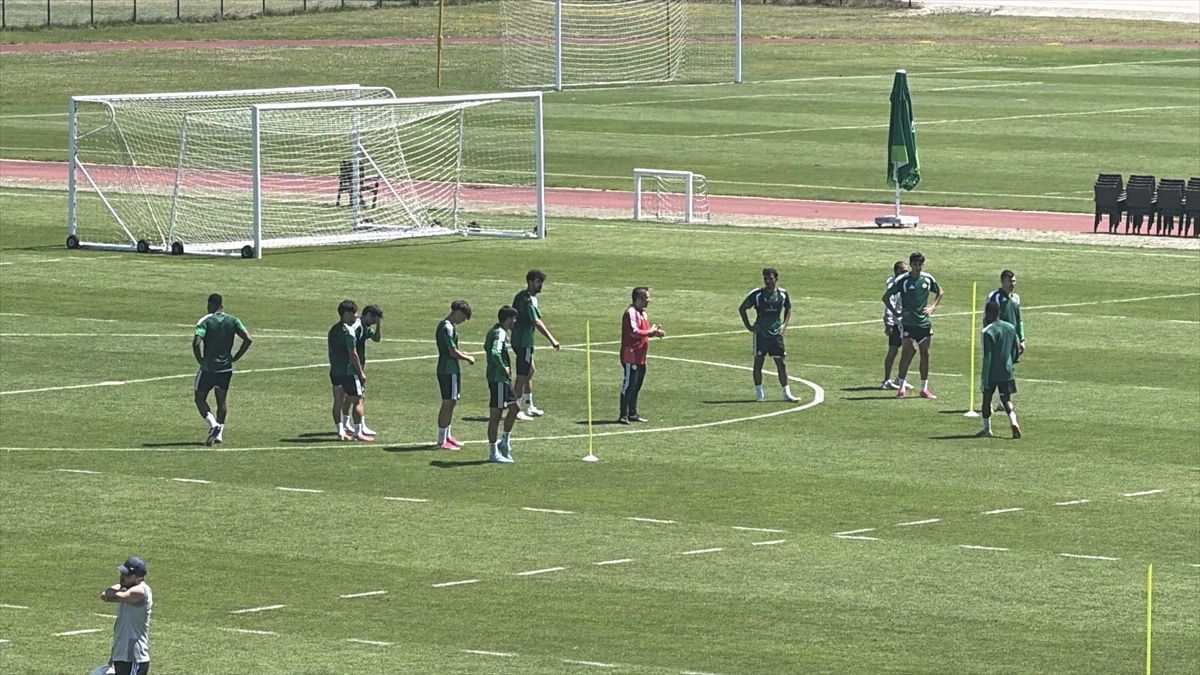 Esenler Erokspor Düzce'de hazırlıklarını sürdürüyor