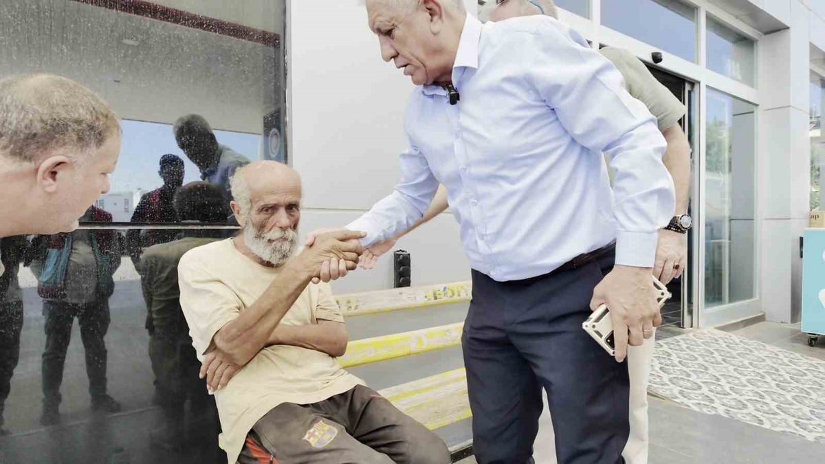 Sokakta yaşayan yaşlı adama devlet şefkati