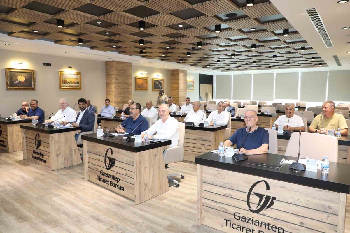 GTB Meclis Toplantısı'nda Jeopolitik Riskler ve Fıstık Hasadı Masaya Yatırıldı