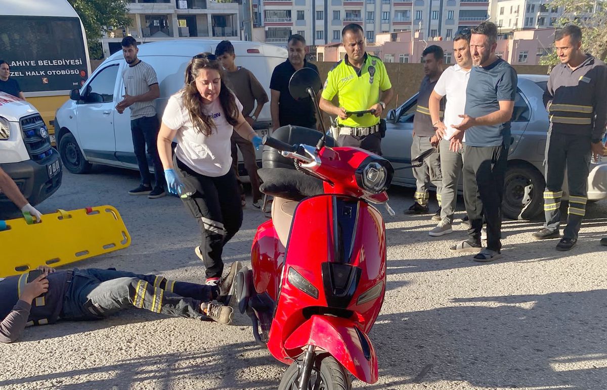 İslahiye'de hafif ticari araç ile motosiklet çarpıştı: 1 yaralı