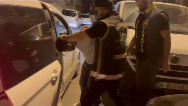 Istanbul Police Raids on Criminal Organizations-4