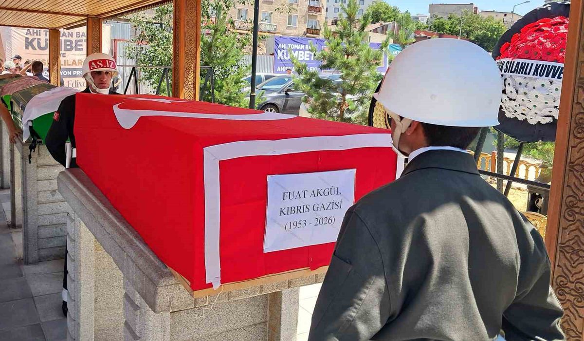 Kıbrıs Gazisi Fuat Akgül Erzurum'da Son Yolculuğuna Uğurlandı