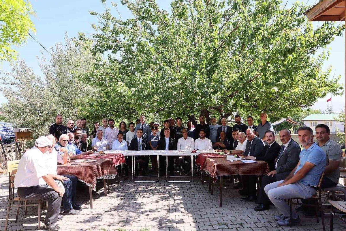 Vali Aydoğdu, Konakbaşı Köyünde Vatandaşlarla Buluştu