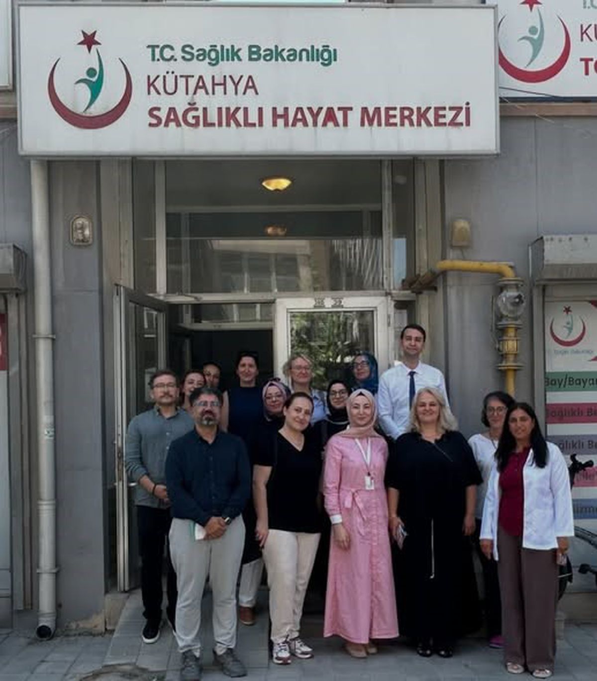 Kütahya Şehir Hastanesi hekimlerinden Sağlıklı Hayat Merkezi’ne ziyaret