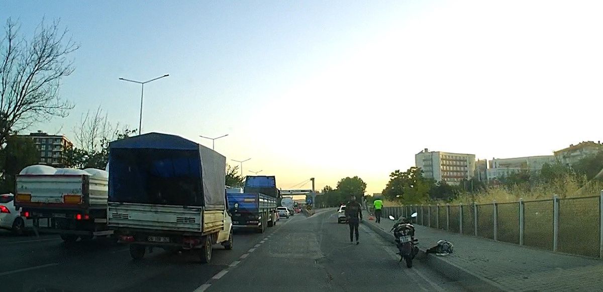 Eskişehir'de Motosiklet Kazası: Sürücü Düşerek Yaralandı