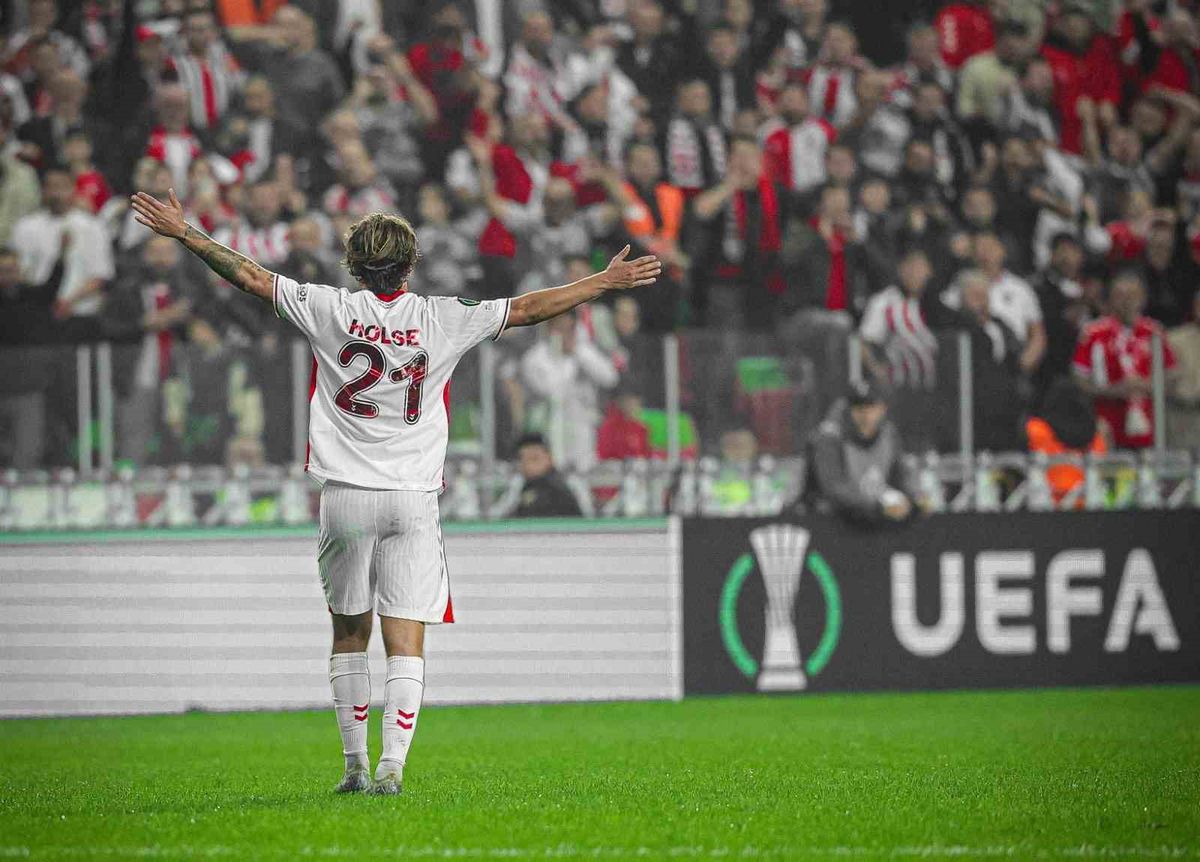 Samsunspor, Holse ile yollarını ayırdı