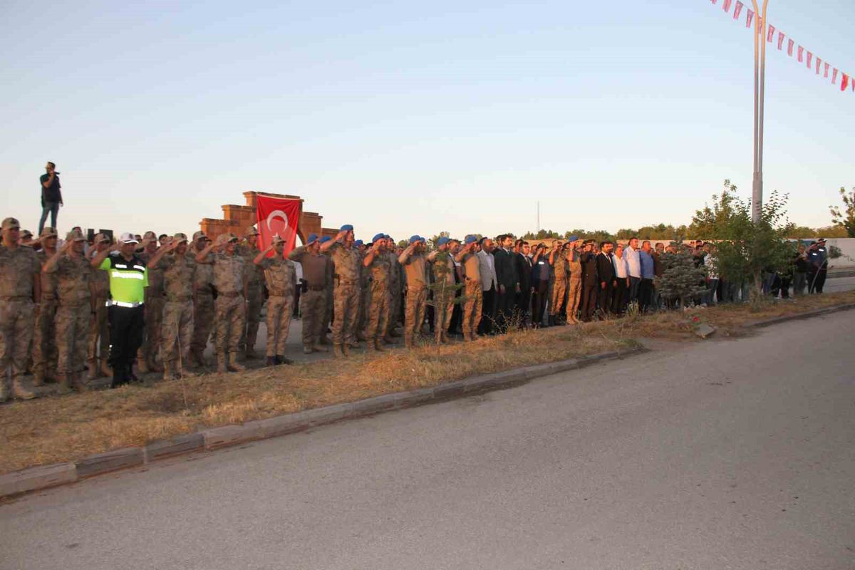 Malazgirt'te şehit binbaşı anıldı