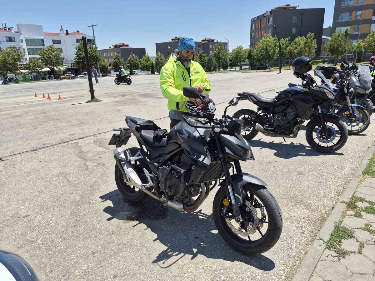 Motosiklet Eğitmeninden Yaz Uyarısı: Ekipmanı İhmal Etmeyin