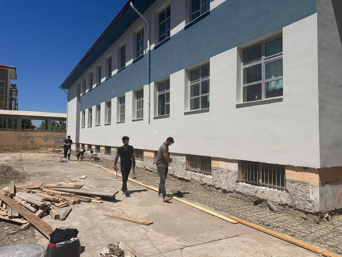 Sinop’ta Eğitim Yılı Hazırlıkları: Müdür Cebeci’den Okul Ziyareti