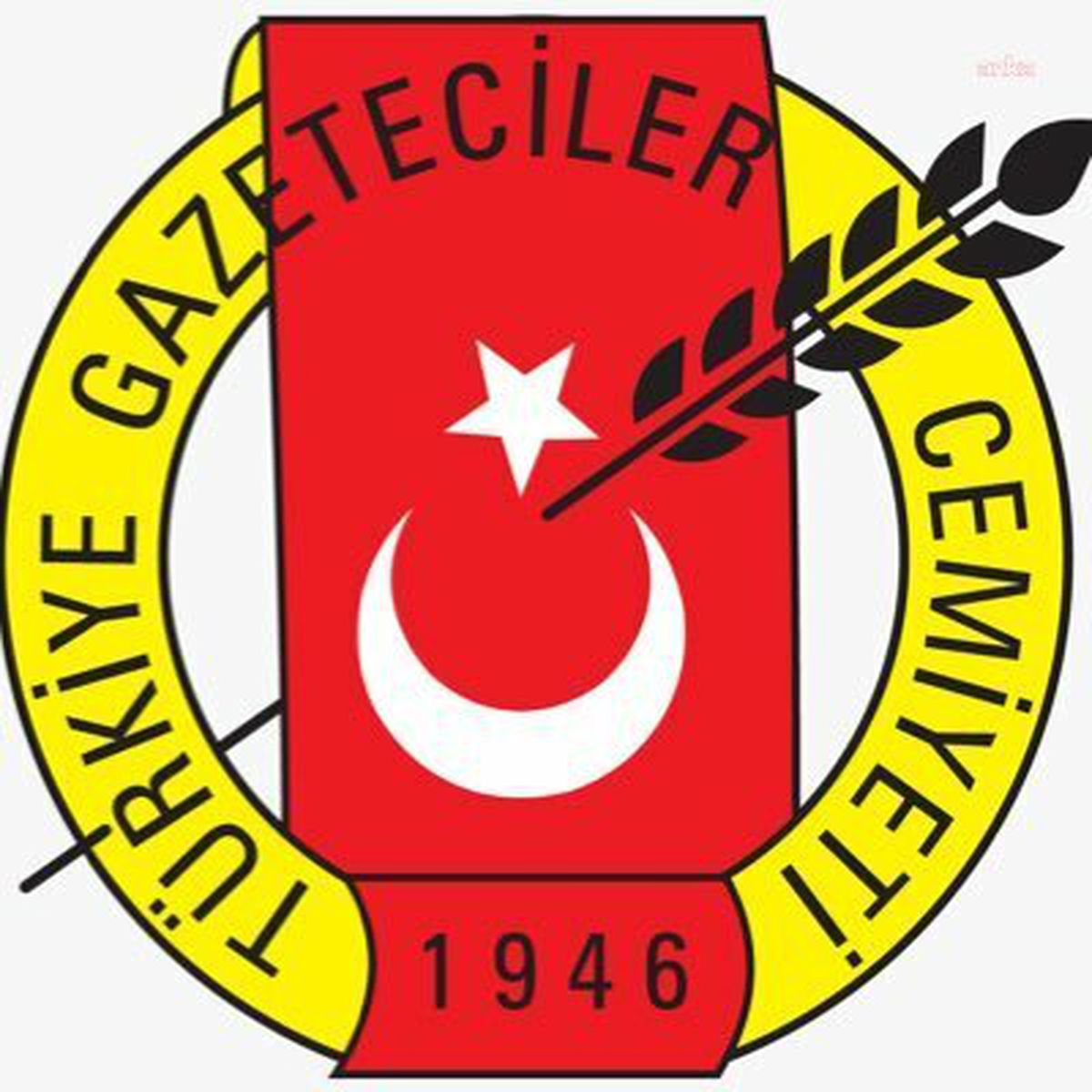 Türkiye Gazeteciler Cemiyeti logosu ve adliyeyi temsil eden bir görsel.