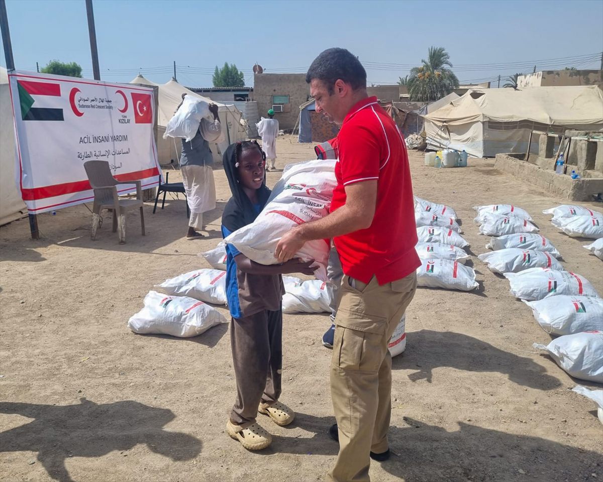 Türk Kızılay'dan Sudan'da 1000 aileye gıda yardımı