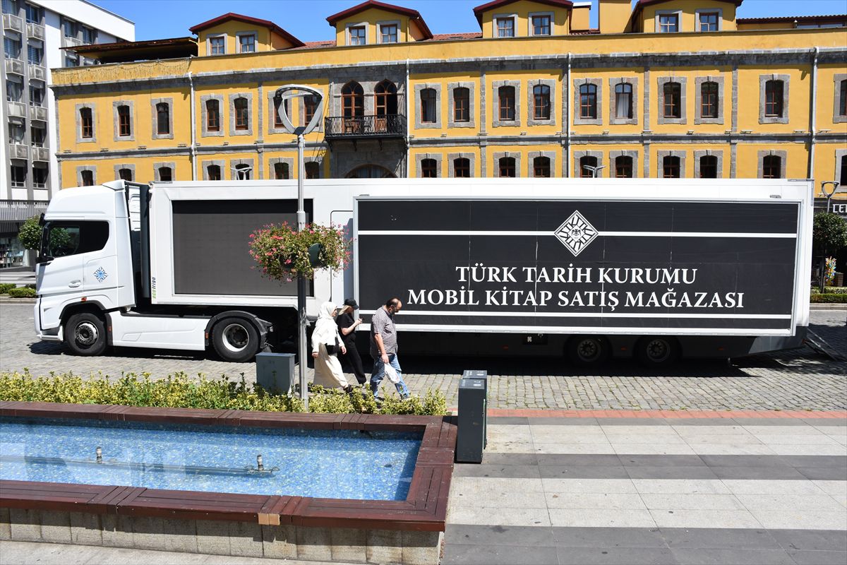TTK'nın mobil kitap tırı Trabzon'da